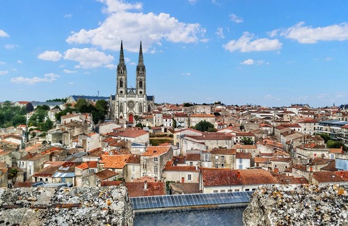 Saint-Vincent-la-Chatre House | Cozy home in Saint-Vincent-la-Châtr