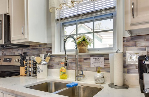 Biddleville House | Cozy Home: 2 Mi to Downtown, Steps to Streetcar!