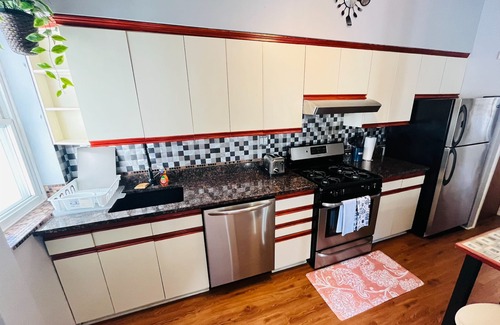 Cliffside Park House | Cozy Home. 25 minutes to Times Square area