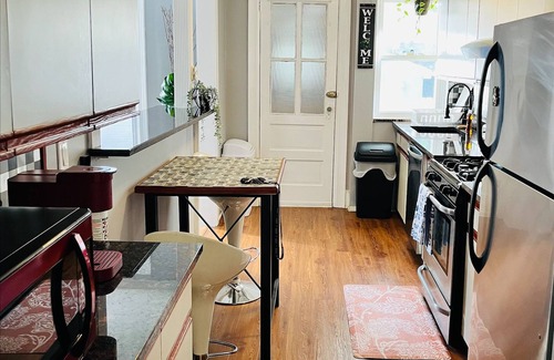Cliffside Park House | Cozy Home. 25 minutes to Times Square area