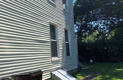 Norwood House | Cozy home 3 BR one on first floor near bathroom and kitchen with 5 beds + futon