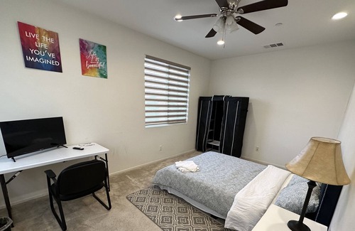 Mira Loma House | Cozy Home 3