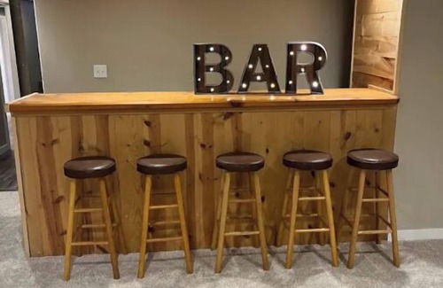 Green Bay House | Cozy Home .5 miles from Lambeau Field