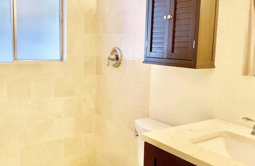 Upper Kingsbury House | Cozy Home at Heavenly Ski Resoirt + 5 min to CasinosPrivate Hot Tub/Pet Friendly