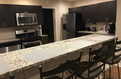 Shearer Hills - Ridgeview House | Cozy Home Away from Home Located Perfectly in the Heart of San Antonio.