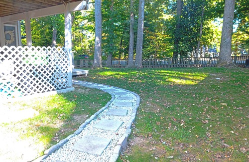 Lake Ridge Apartment | Cozy Home Away From Home