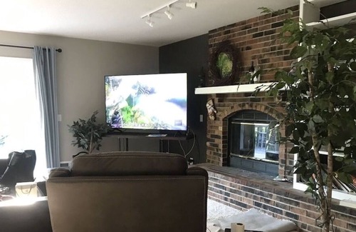 East Bloomington House | Cozy home by airport mall of America
