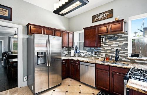 West Colfax House | Cozy Home By Lake W Rooftop Patio