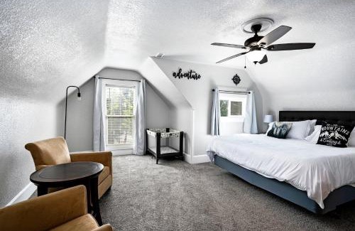 West Colfax House | Cozy Home By Lake W Rooftop Patio