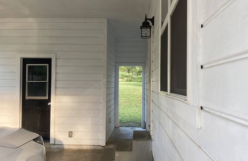 Van Buren House | Cozy home close to downtown and minutes away from Fort Smith area! Pet-Friendly