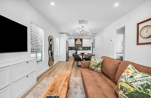 Victoria Park House | Cozy Home, Close to Downtown, Beach & Las Olas