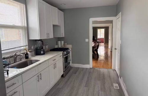 Chicago Lawn House | Cozy home,First floor, 5 min from midway airport