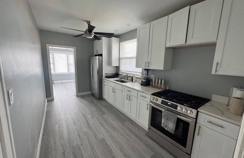 Chicago Lawn House | Cozy home,First floor, 5 min from midway airport