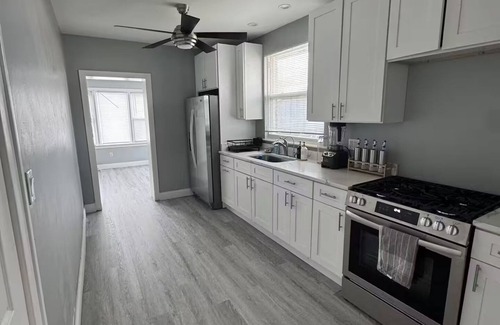 Chicago Lawn House | Cozy home,First floor, 5 min from midway airport