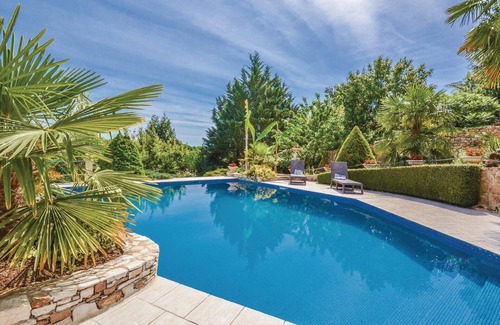 Terrasson-la-Villedieu House | Cozy home in Terrasson-Lavilledieu with WiFi