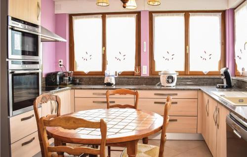 Villers-sous-Foucarmont House | Cozy Home In Villers-s-s-foucarmont