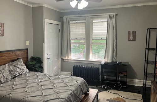 Chicago House | Cozy Home Full Private 2nd Floor Apartment with AC, WiFi in Chicago