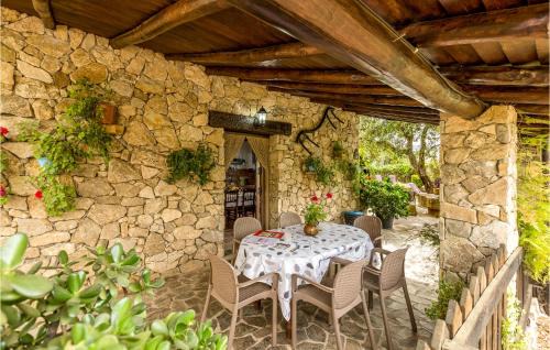 Algatocin House | Cozy Home In Algatocin With Kitchenette