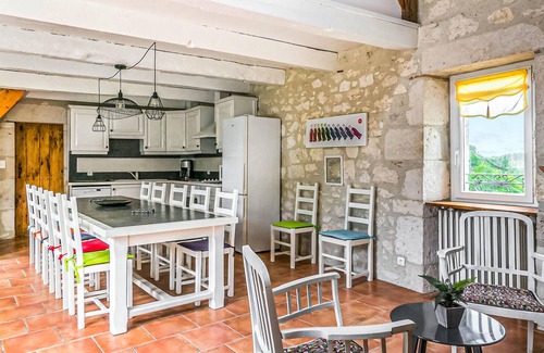 Beauville House | Cozy home in Beauville with lake view