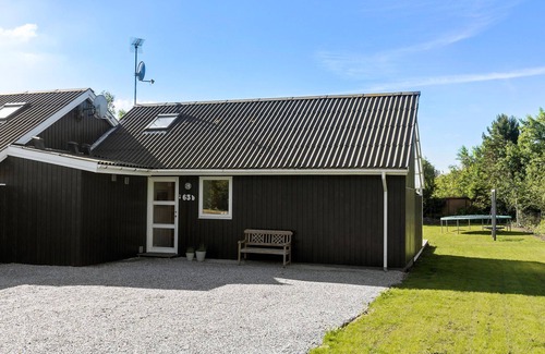 Øer Strand House | Cozy home in Ebeltoft with kitchen