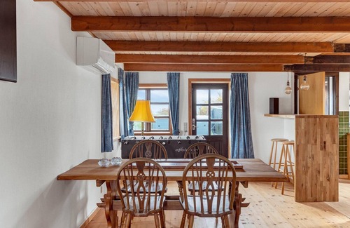 Lyngsbæk Strand House | Cozy home in Ebeltoft with WiFi