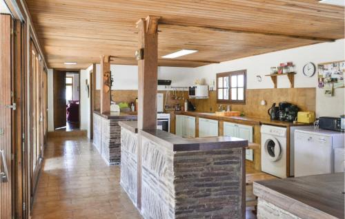 Eglise-Neuve-d'Issac House | Cozy Home In Eglise Neuve D'issac