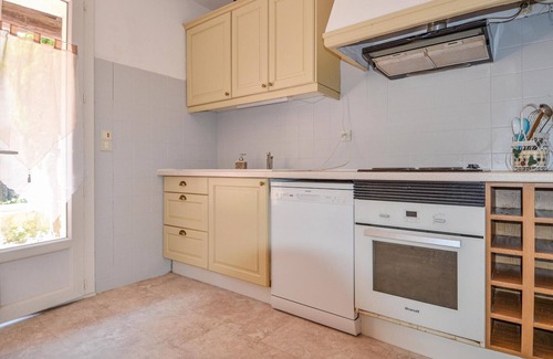 Eyguieres House | Cozy home in Eyguières with WiFi