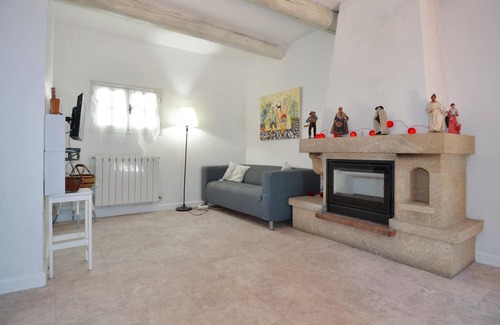 Eyguieres House | Cozy home in Eyguières with WiFi