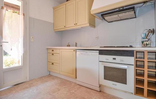 Eyguieres House | Cozy Home In Eyguières With Wifi