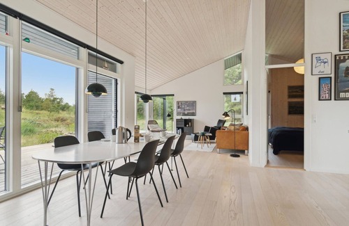 Slette Strand House | Cozy home in Fjerritslev with kitchen