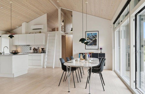 Slette Strand House | Cozy home in Fjerritslev with kitchen