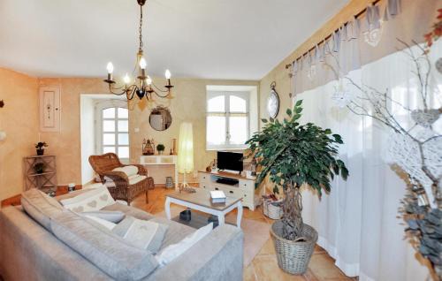 Saint-Jean-du-Bruel House | Cozy Home In Saint-Jean-Du-Bruel