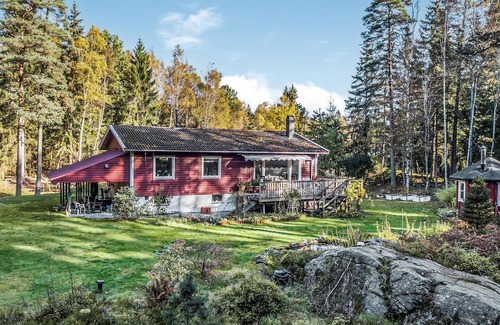 Orust Municipality House | Cozy home in Henån with sauna