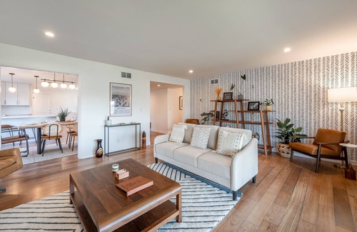 Highland Park House | Cozy Home in Highland Park with Amazing Views 13 Mins from Downtown Los Angeles