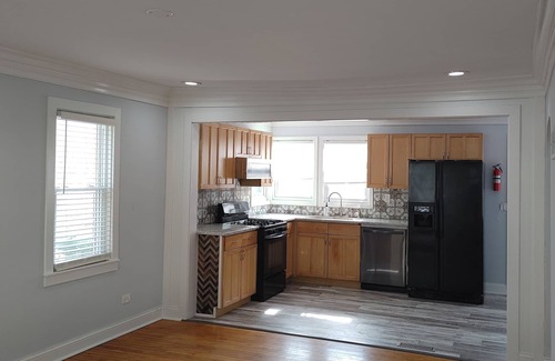 Fullersburg House | Cozy Home in Historic Hinsdale IL 30 minutes from Downtown Chicago