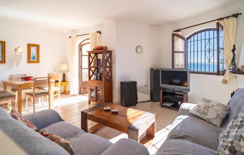 Chimenea House | Cozy Home In Nerja With Wifi