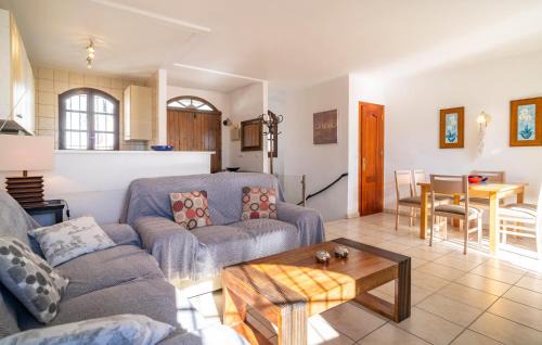 Chimenea House | Cozy Home In Nerja With Wifi