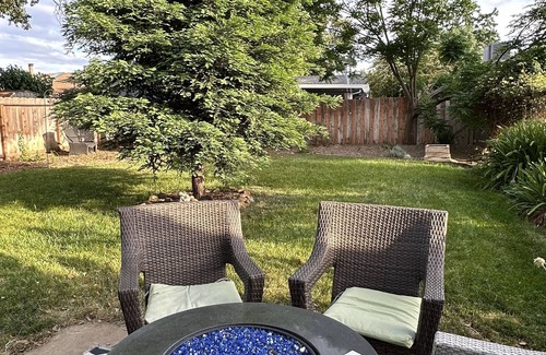 Redding House | Cozy home in nice neighborhood next to largest park in Redding ! Pet friendly.