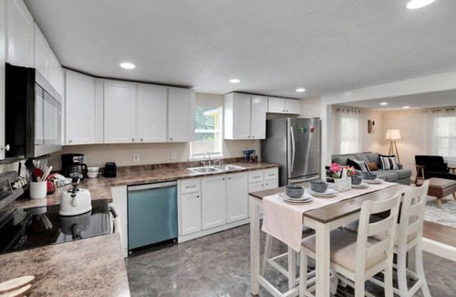 Sulphur Springs House | Cozy Home In Prime Location Near Busch Gardens