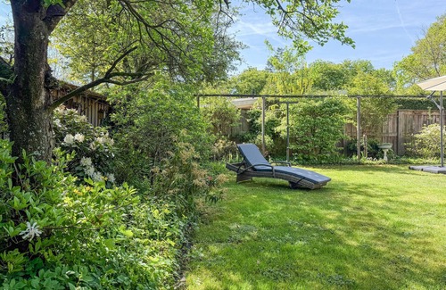 Krachtighuizen House | Cozy home in Putten with WiFi