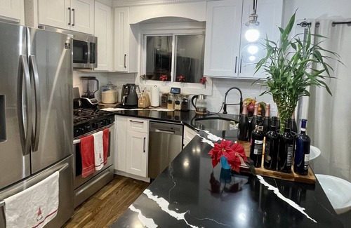 South Jamaica House | Cozy Home In Queens 5 minutes from JFK, UBS Arena and Resort Casino