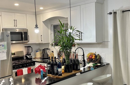 South Jamaica House | Cozy Home In Queens 5 minutes from JFK, UBS Arena and Resort Casino