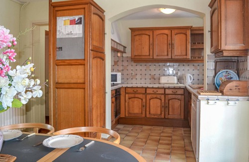 Saussignac House | Cozy home in Saussignac with kitchen