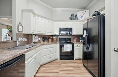 Lubbock House | Cozy home in Southwest LBK :Pet Friendly: Garage