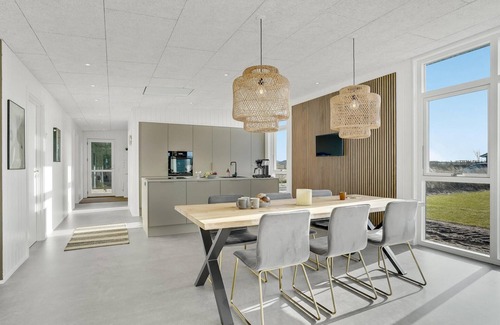 Skaven Strand House | Cozy home in Tarm with WiFi