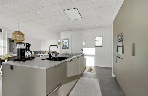 Skaven Strand House | Cozy home in Tarm with WiFi