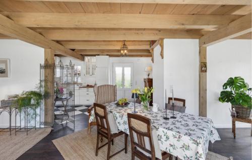 Warendorf House | Cozy Home In Warendorf With Wifi