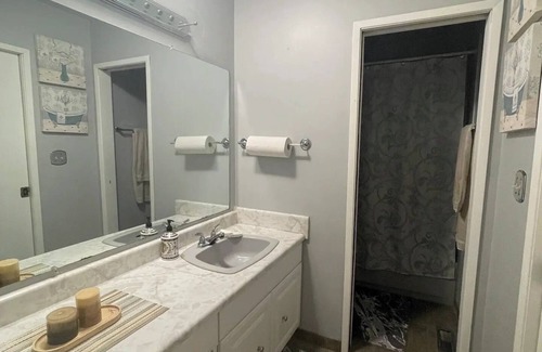 St. Vital House | Cozy Home Located In Winnipeg