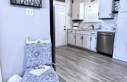 Gulf Breeze House | Cozy Home Mins from Pensacola Beach Sleeps 6 Kid-Pet friendly Large Fenced yard