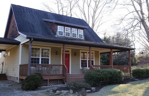 Candler House | Cozy home near Asheville with EV charger. Won’t you be my neighbor?